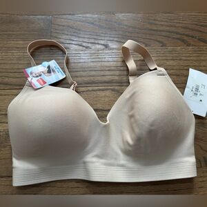 Hanes No Dig Comfort Band Wireless Bra Large Nude Seamless T-Shirt Bra NWT